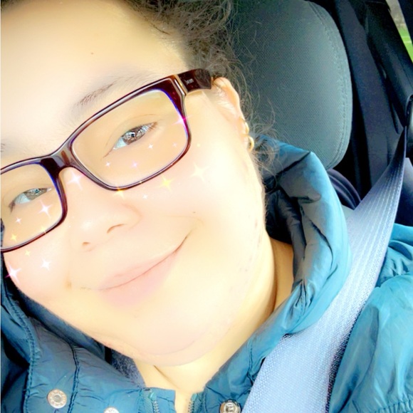 Meet your Posher, Elise - Picture 2 of 9